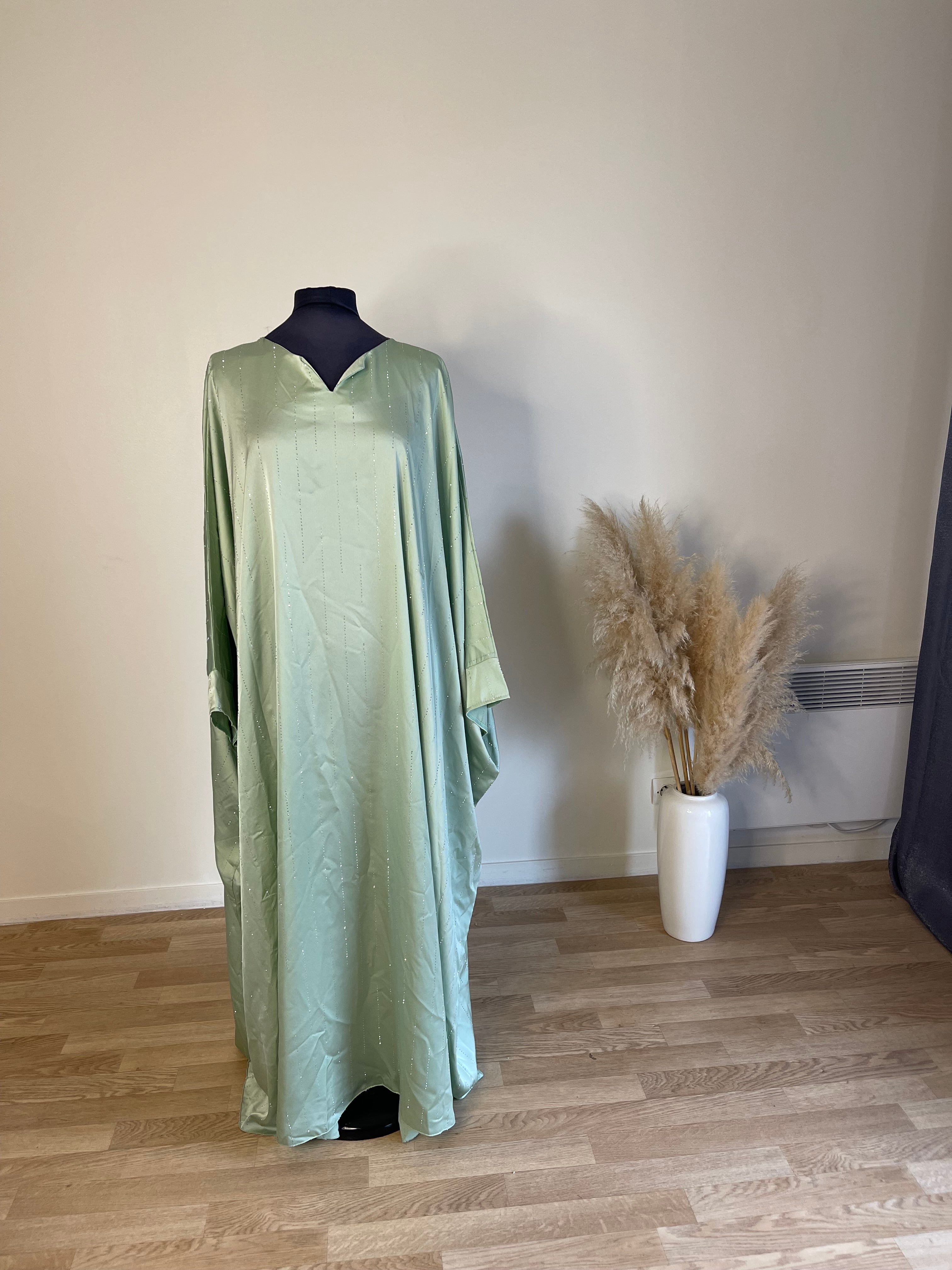Abaya à satin ornée de strass taille unique