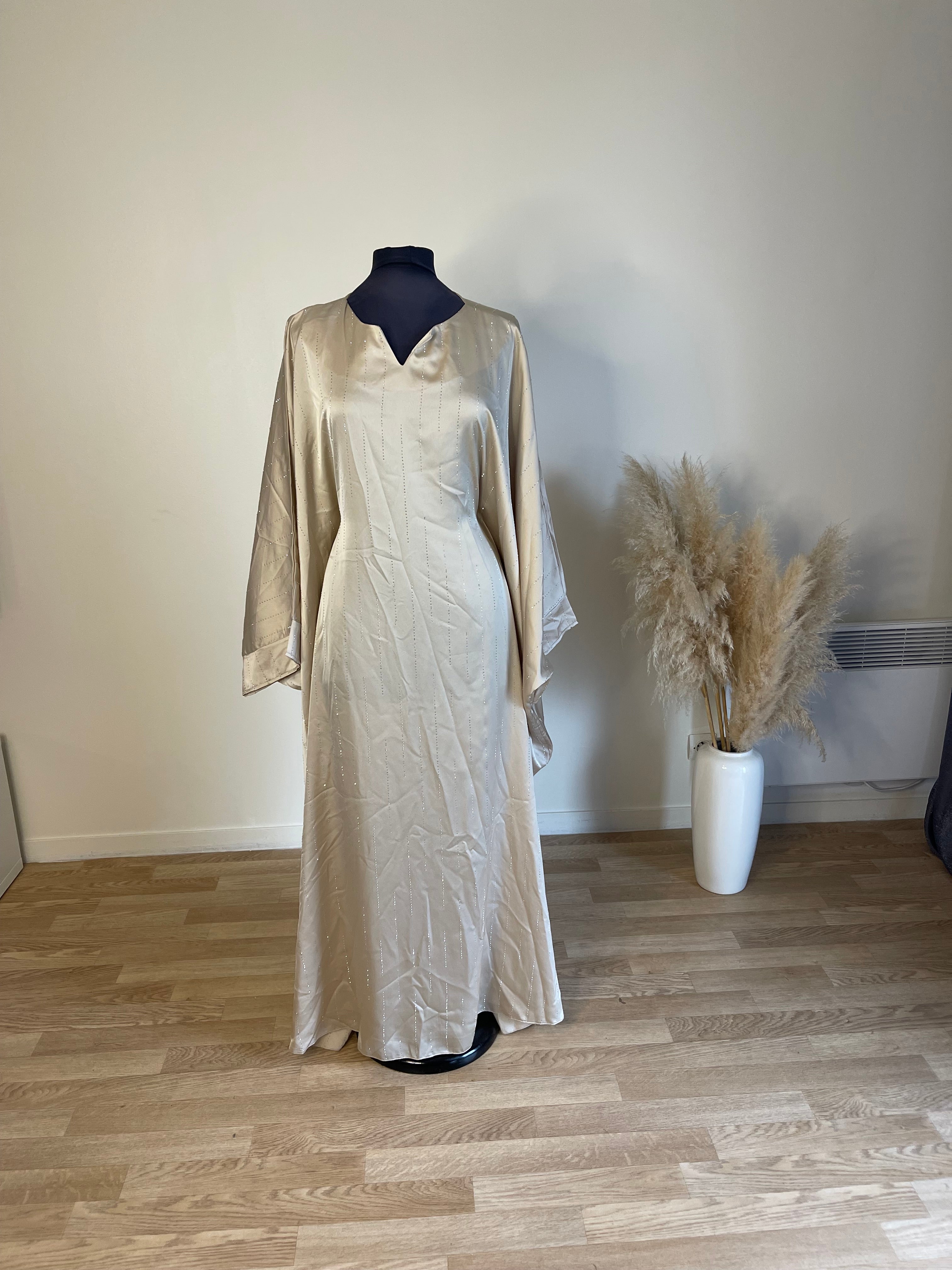 Abaya à satin ornée de strass taille unique