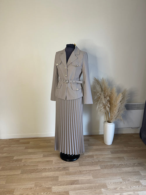 Ensemble blazer jupe plissée et jupe plissée