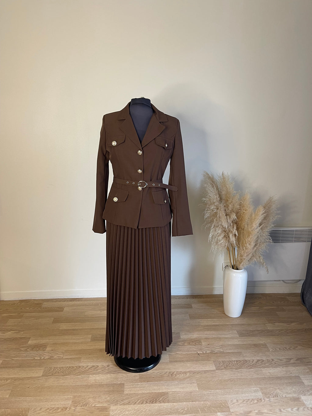 Ensemble blazer jupe plissée et jupe plissée